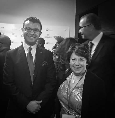 Avec ma prestigieuse consœur Mme Corinne Lepage, ex-ministre de l'Environnement sous Jacques Chirac, femme politique de premier ordre, avocate qui s'est occupée de dossiers célèbres comme l'Amoco Cadiz et l'Erika (1999)